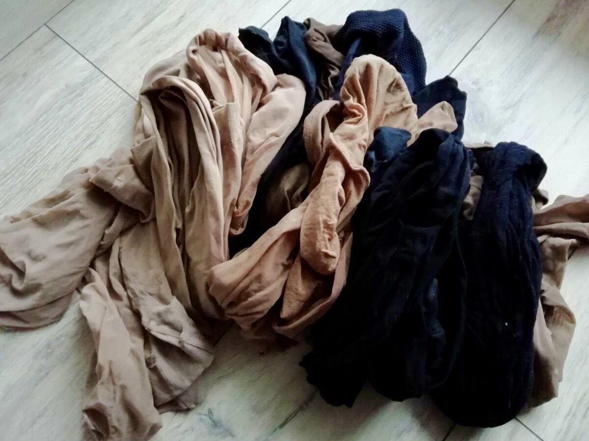 Експерти порадили, що зробити з колготками для зміцнення їхньої структури, аби не протирались