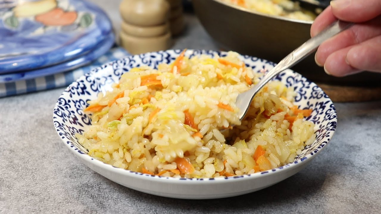 Господині розповіли, як варити рис правильно, аби гарнір не злипався в одну грудку після приготування