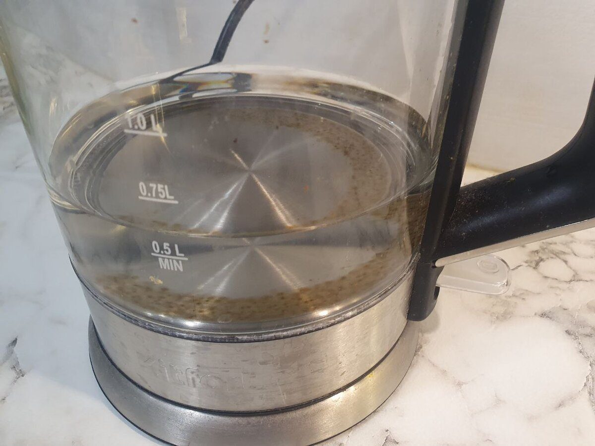 Експерти розповіли, як очистити чайник від накипу від поганої води без тертя та магазинної хімії