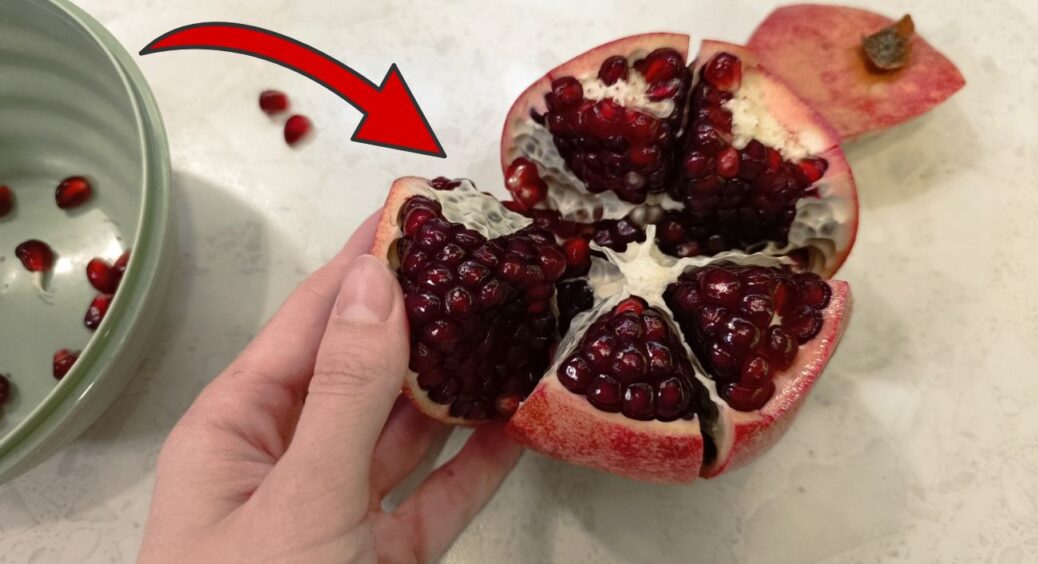 Продавці з базару терпіти не можуть цей трюк: роблю з гранатом 1 річ, аби зрозуміти, чи солодкий він 
