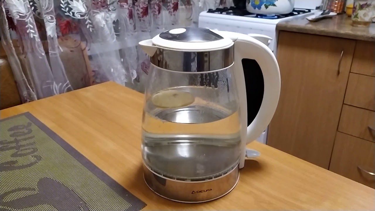 Експерти порадили простий спосіб, як очистити чайник від накипу за допомогою лимонних шкірок