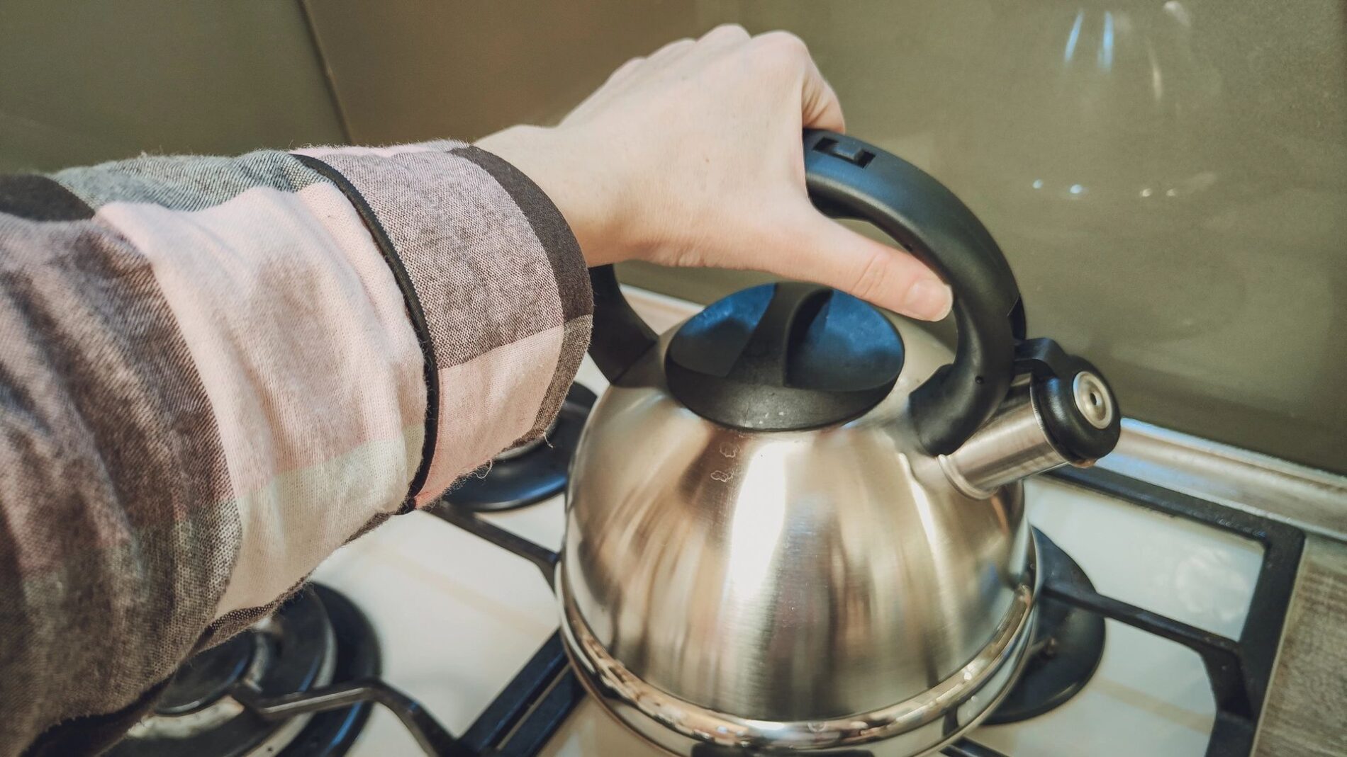 Як очистити чайник від накипу в домашніх умовах