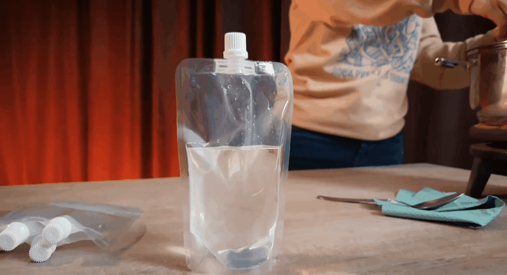 Тепло на 6 годин без електрики: суміш із 1 кг цього й 100 мл води – грілка нагрівається до 65 градусів 