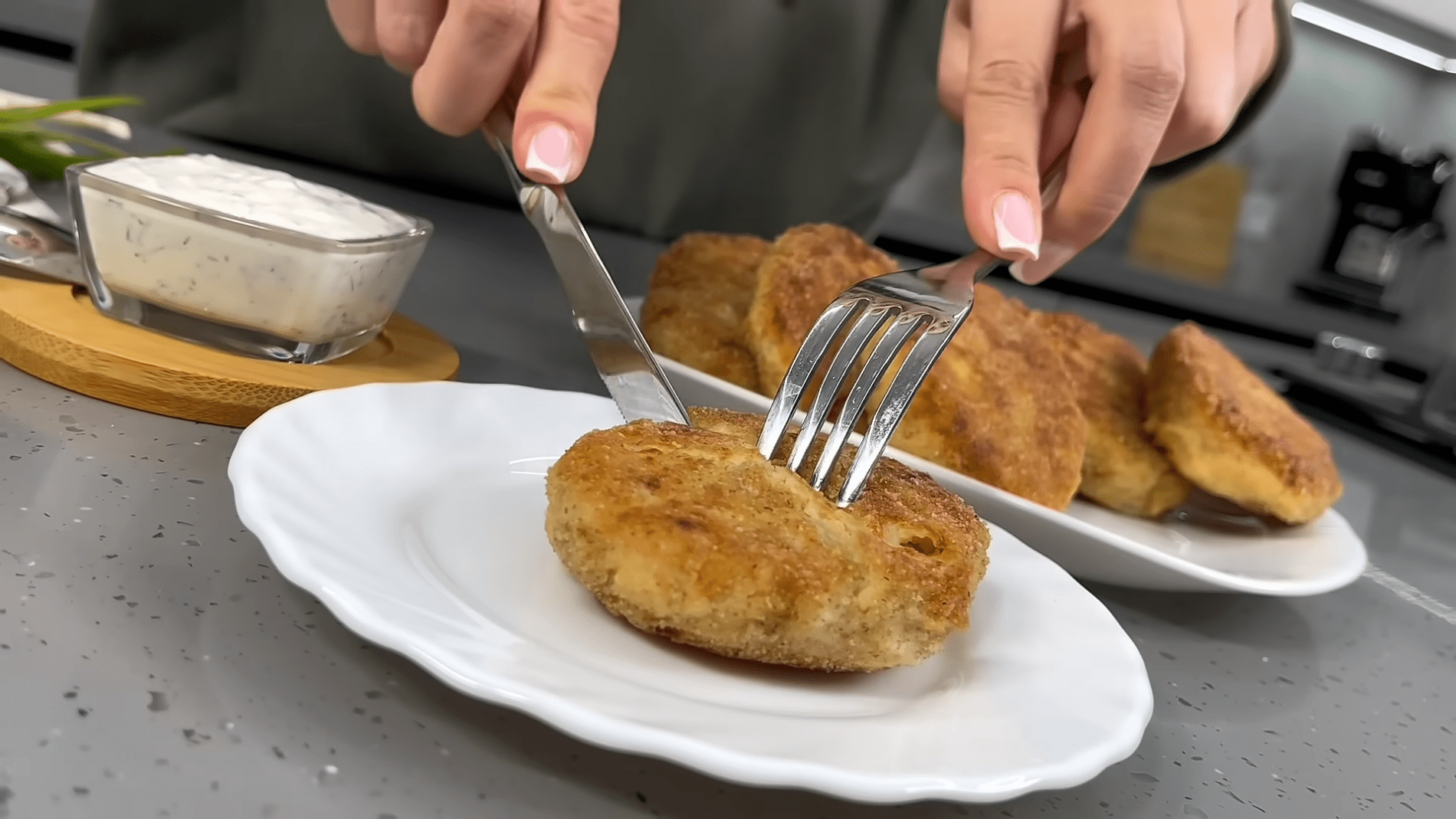 Кухарі розповіли, як приготувати овочеві котлети з картоплі та квашеної капусти