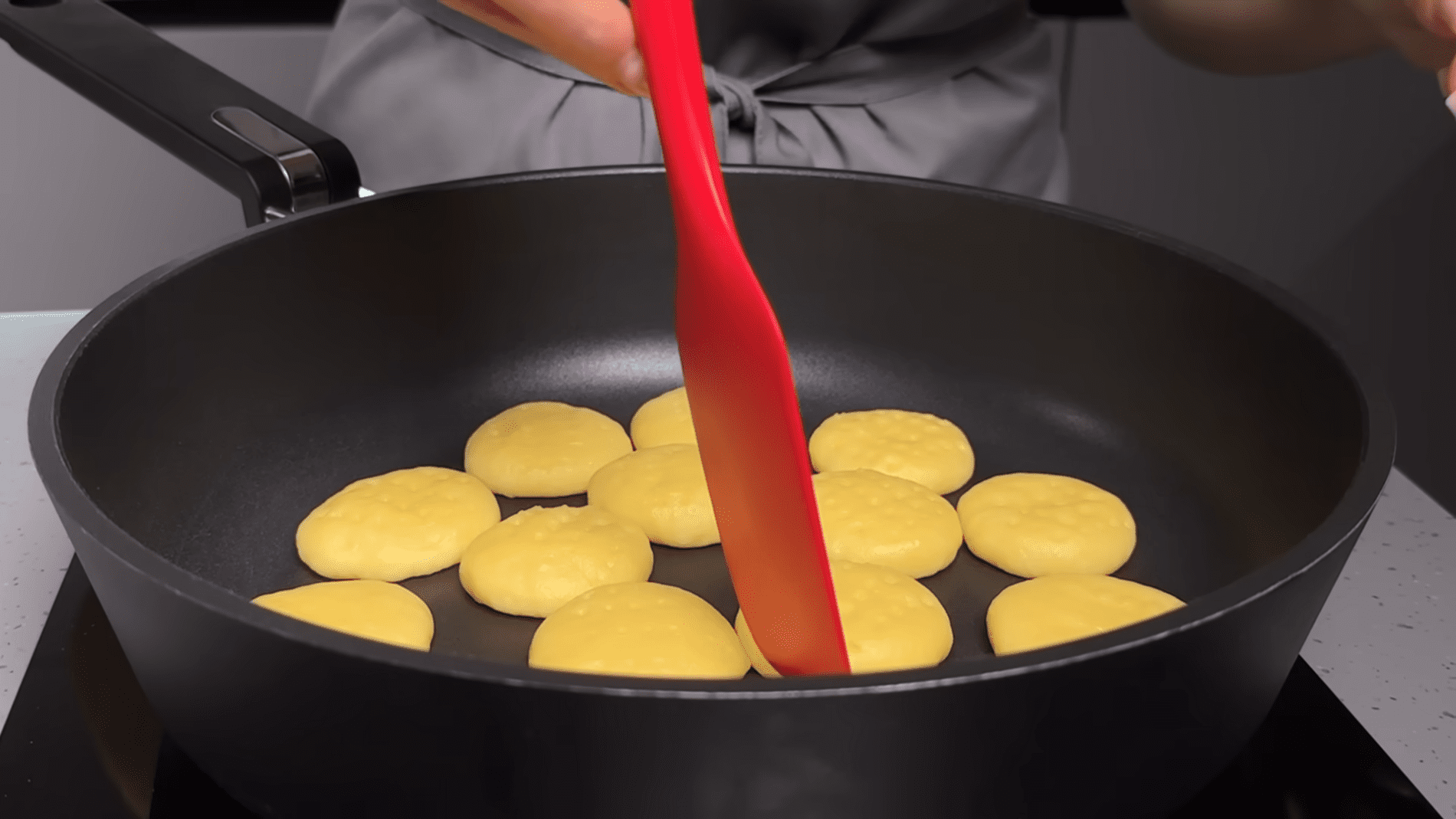 Кондитери розповіли рецепт приготування печива на сковорідці