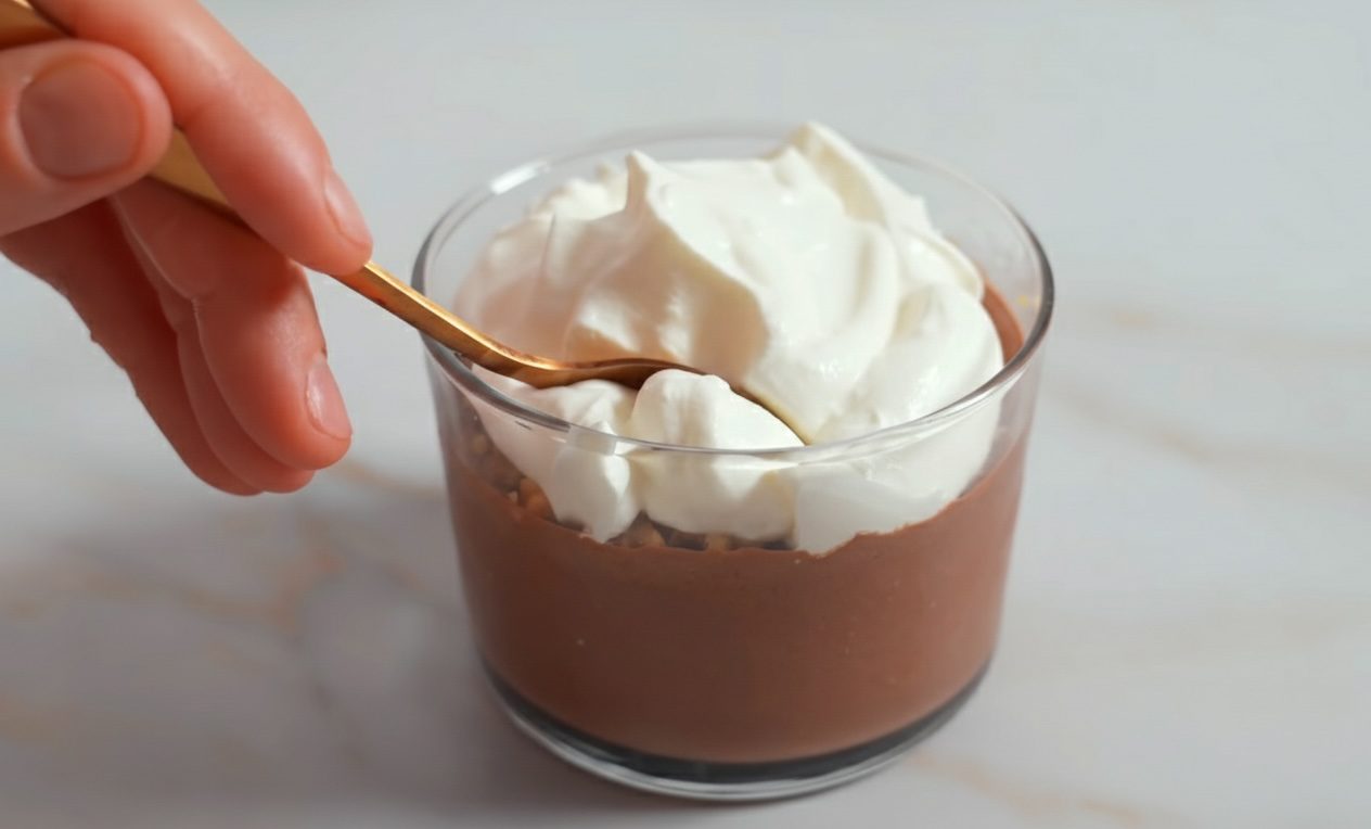 Господині поділилися рецептом шоколадного мусу з двох інгредієнтів