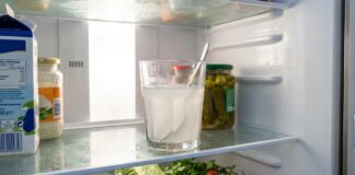 Господині розповіли, навіщо потрібно тримати содовий розчин у холодильнику