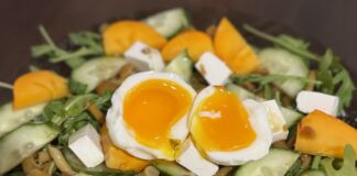 Господині розповіли рецепт смачного і корисного салату після переїдання на свята 