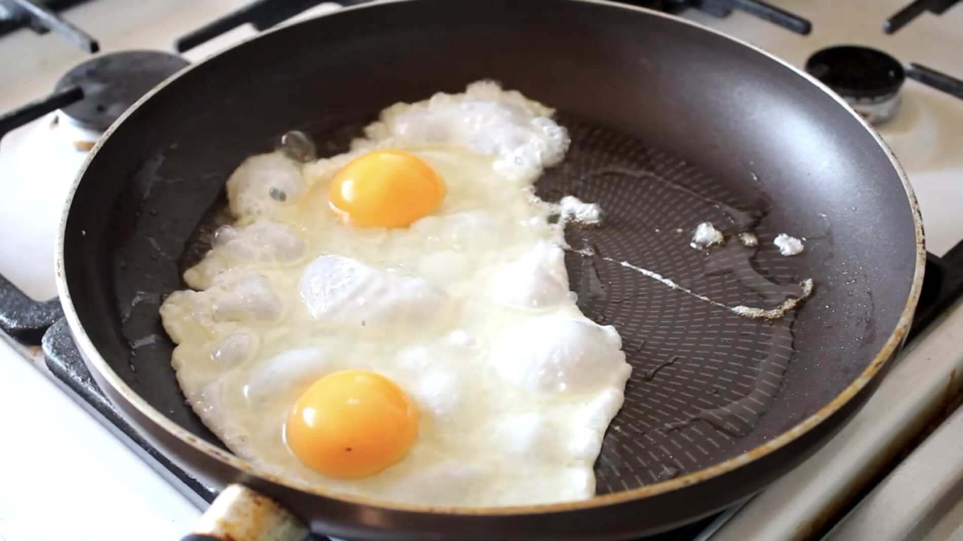 Господині розповіли, на чому краще смажити яйця 