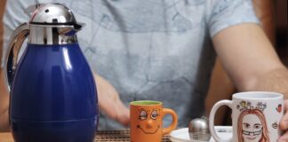 Господині розповіли лайфхак, щоб чай остигав не так швидко 