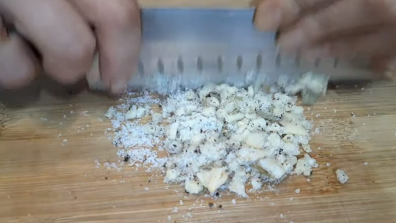 Господині розповіли, як смачно засолити домашнє сало 