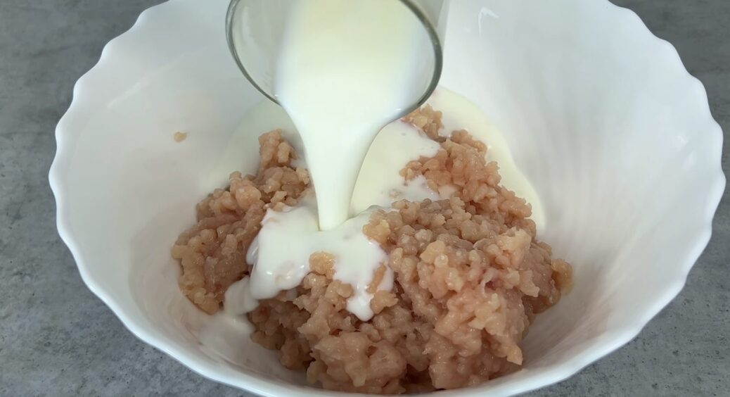 1 стакан кефіру + 1 стакан фаршу: готую цю смакоту, коли дають світло — всього за 20 хв є вечеря на 2 дні 