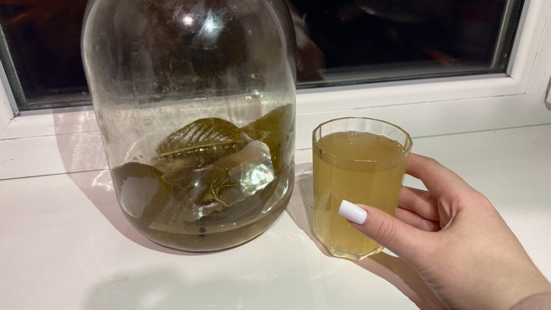 Господині розповіли, куди можна додавати розсіл з-під консервації 