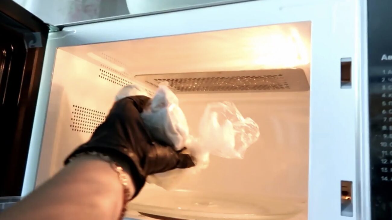 Господині поділилися цікавими побутовими лайфхаками зі шкарпетками  