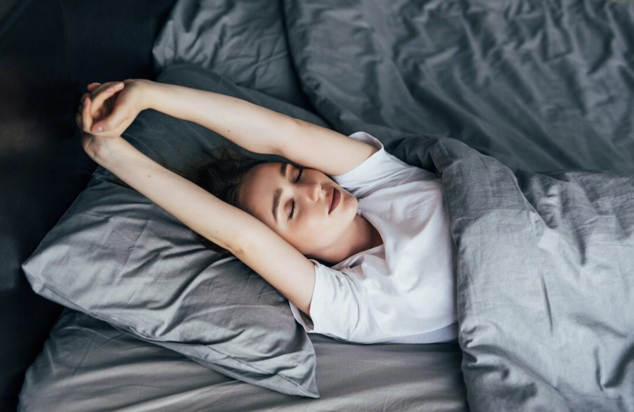 Експерти пояснили, що допомагає зігріти холодні ноги вночі 