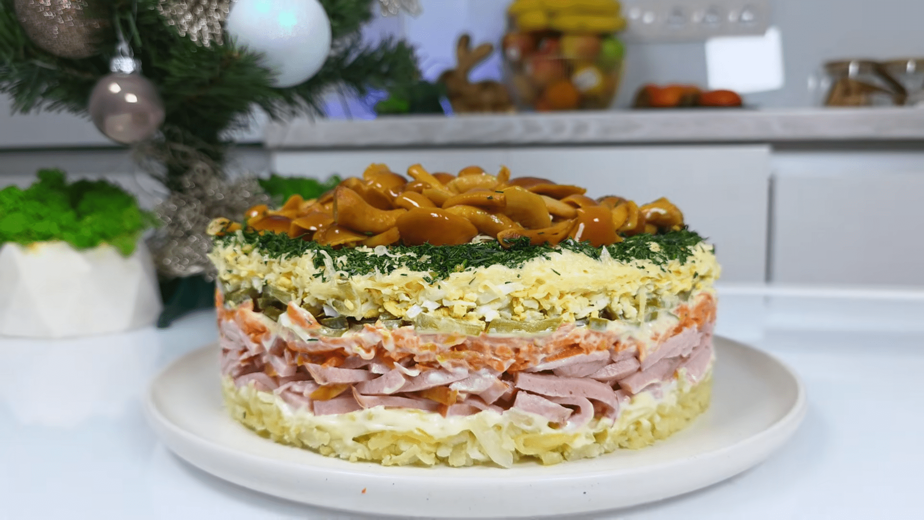 Кухарі розповіли, як приготувати ефектний і дуже смачний салат з грибами