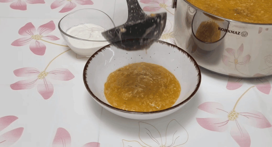 Капусняк варю тільки так, як на Полтавщині: 800 г м’яса й пшоно – чоловік з’їв 3 тарілки за милу душу 