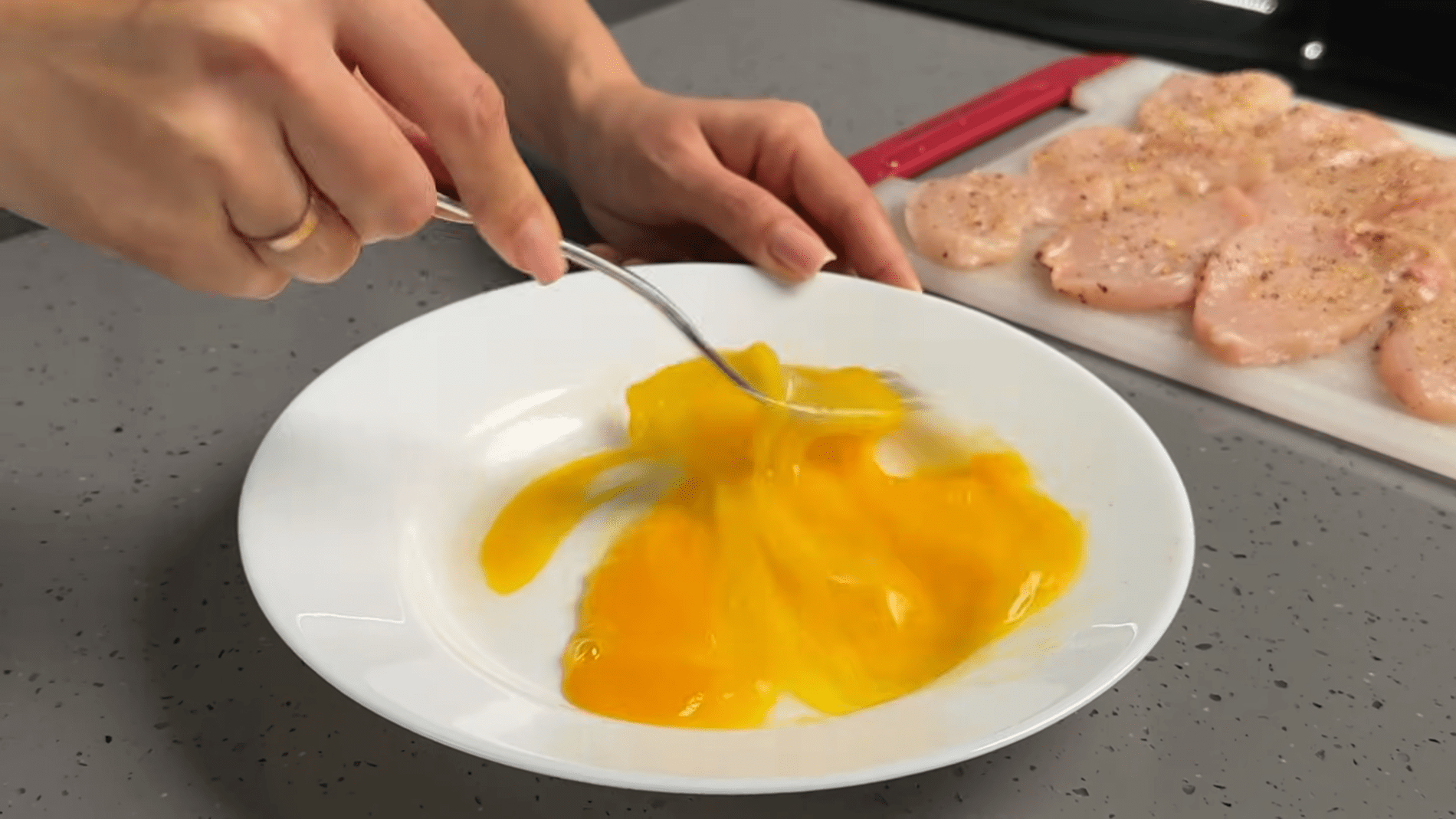 Кухарі розповіли, як смачно та просто готувати куряче філе