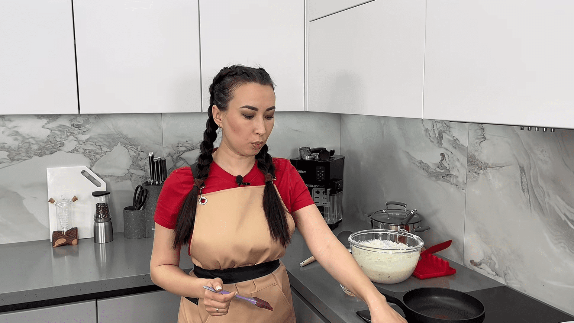 Кухарі розповіли, як швидко приготувати ніжні паляниці на кефірі