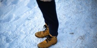 Як захистити біле взуття від бруду взимку