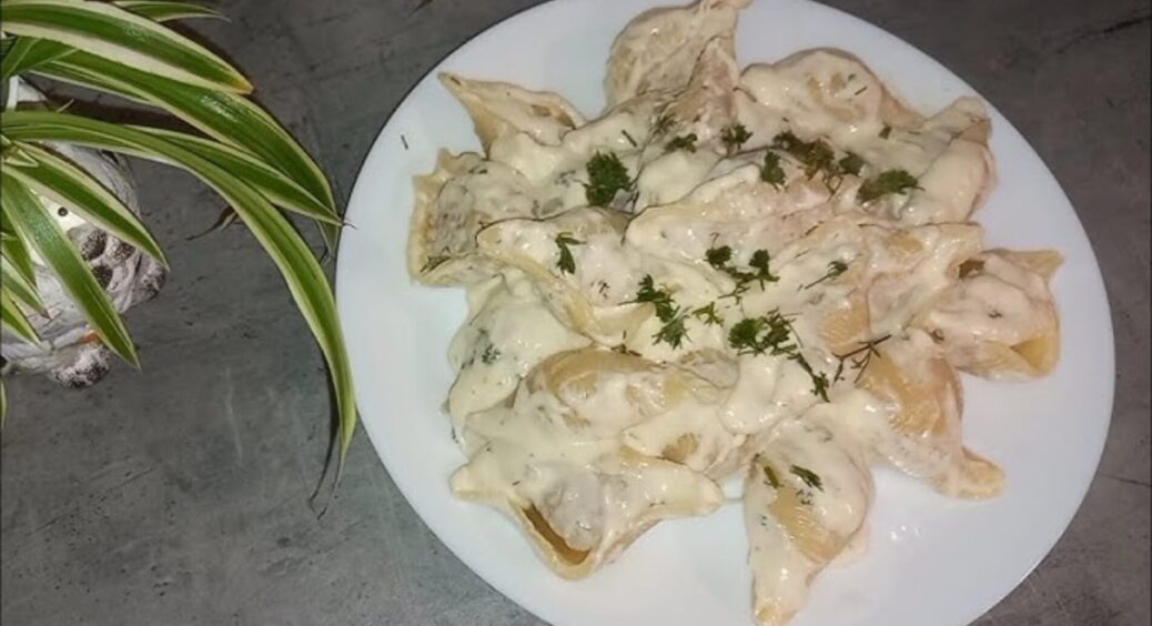 Мій дід — знавець законів “їдальні”: готує макарони з 1 секретною начинкою, але не “По-флотськи”. Рецепт 