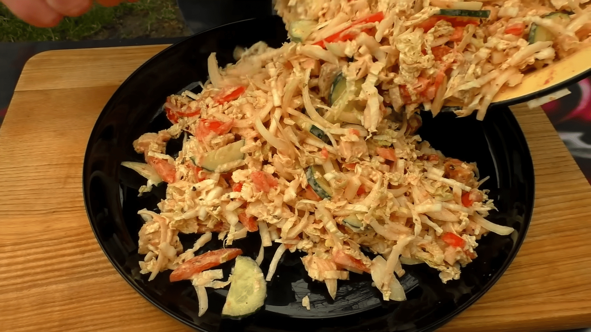 Кулінари розповіли, як приготувати салат 