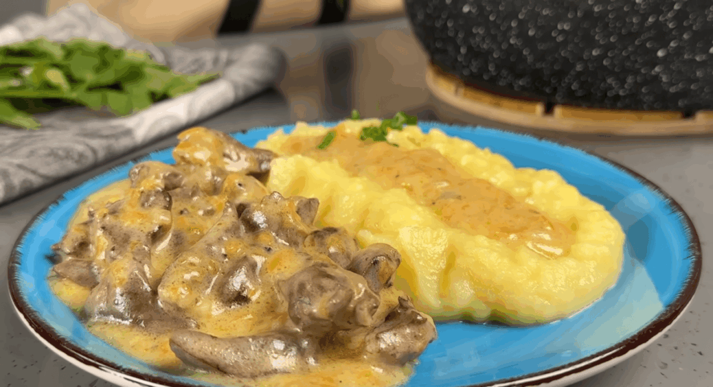 Серденька індички м’які, як масло – 1 секрет тушкування: 30 хвилин під кришкою, а м’ясо тане в роті 