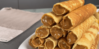 Кондитери розповіли, як вдома приготувати вафельні трубочки