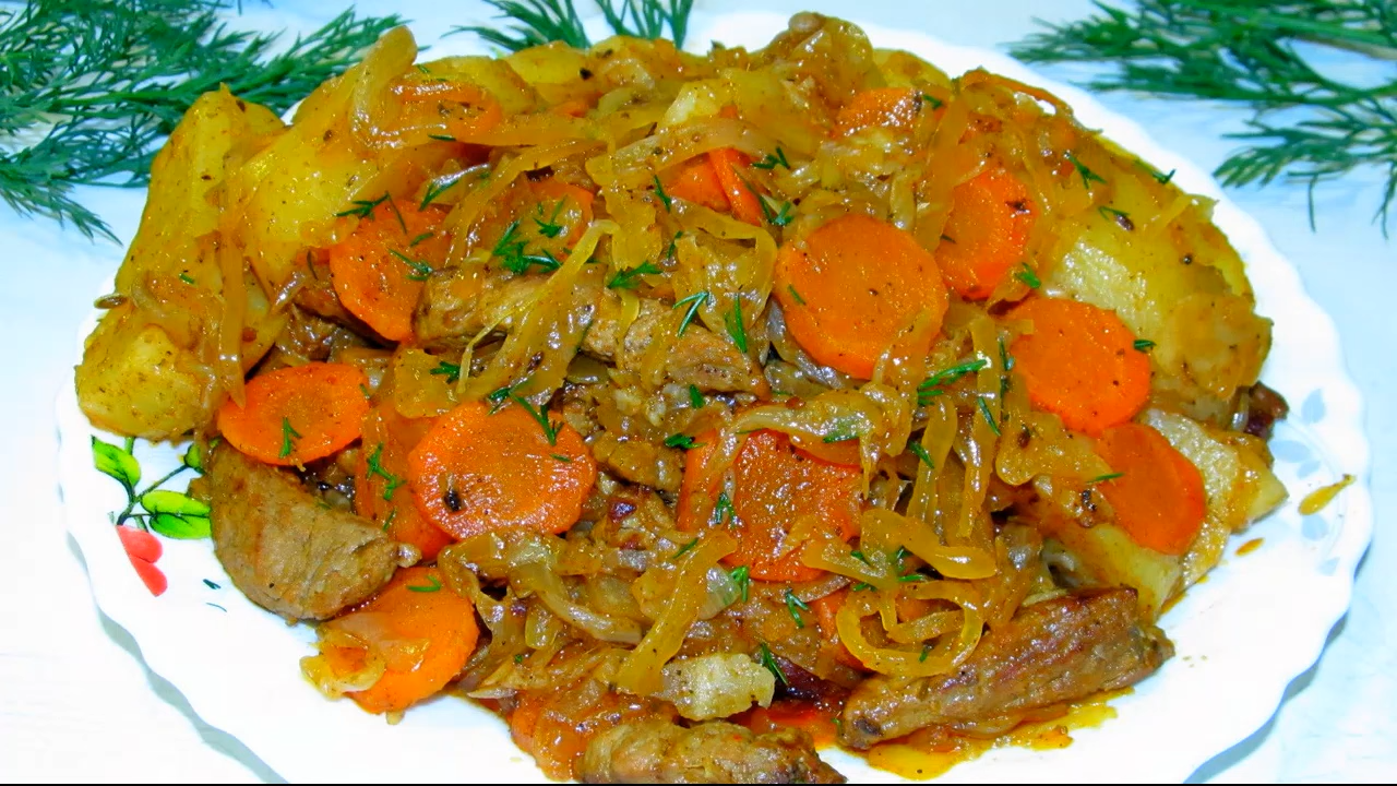 Кулінари розповіли, як приготувати смачну печеню з квашеною капустою