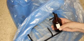 Господині розповіли, як повернути решіткам з плити первісний вигляд