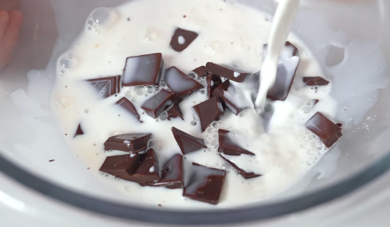 Господині поділилися рецептом шоколадного мусу з двох інгредієнтів