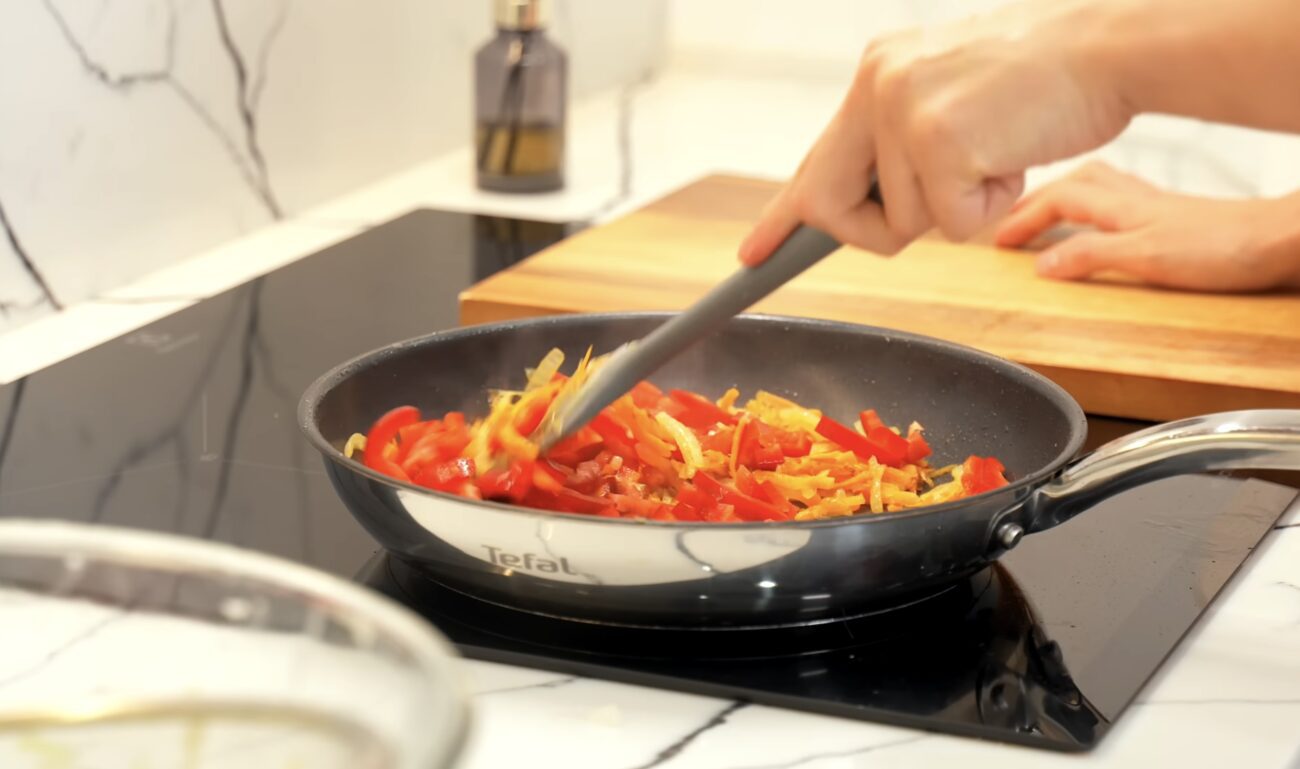 Господині поділилися рецептом лінивого пирога з капусти