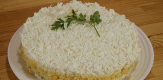 Господині поділилися рецептом ніжного салату з куркою