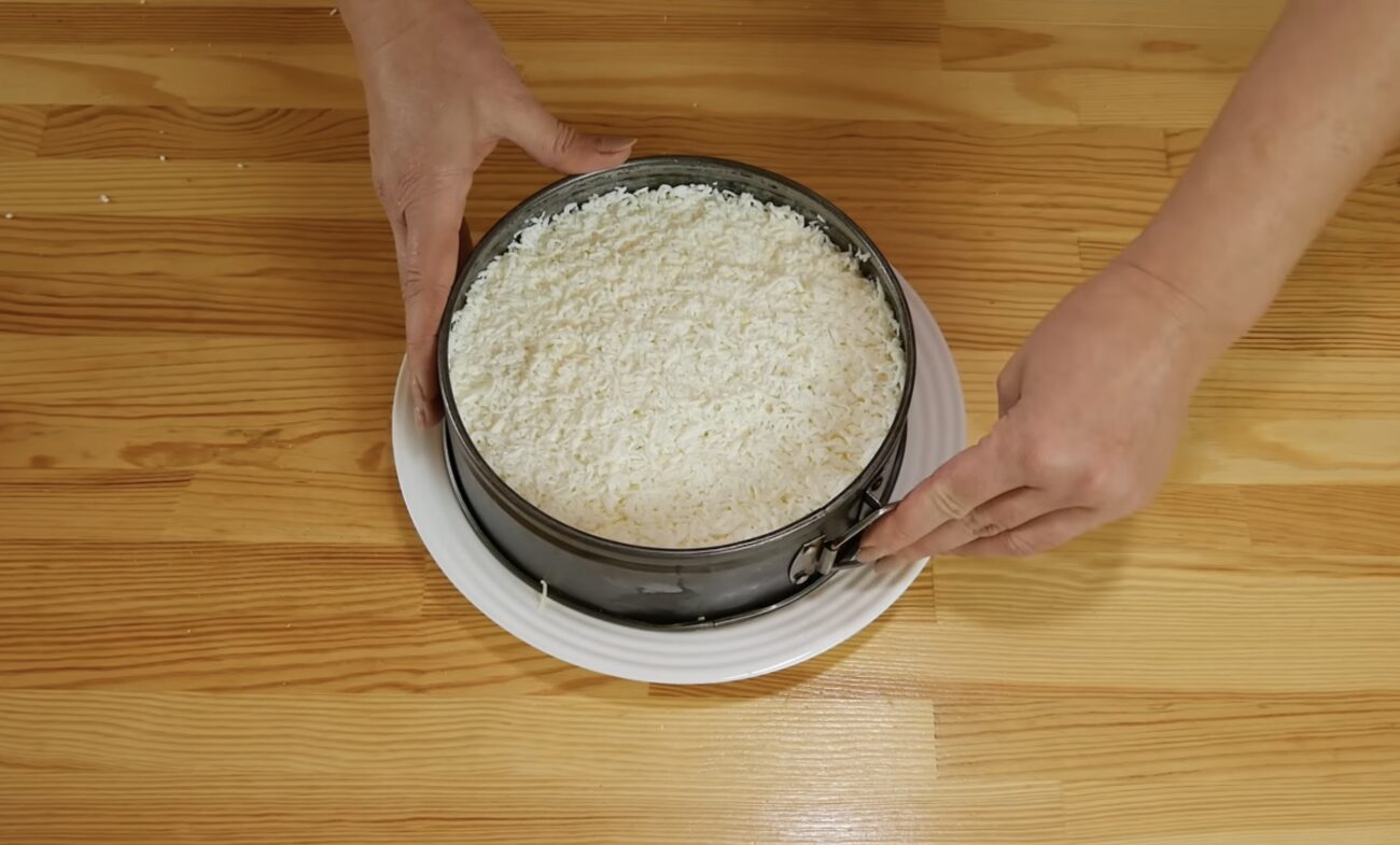 Господині поділилися рецептом ніжного салату з куркою