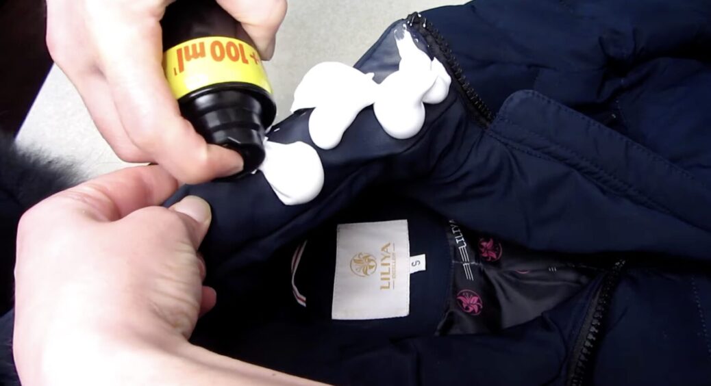 Пуховик більше не перу в машинці, щоб не збився: використовую метод “сухого чищення” з піною для гоління 