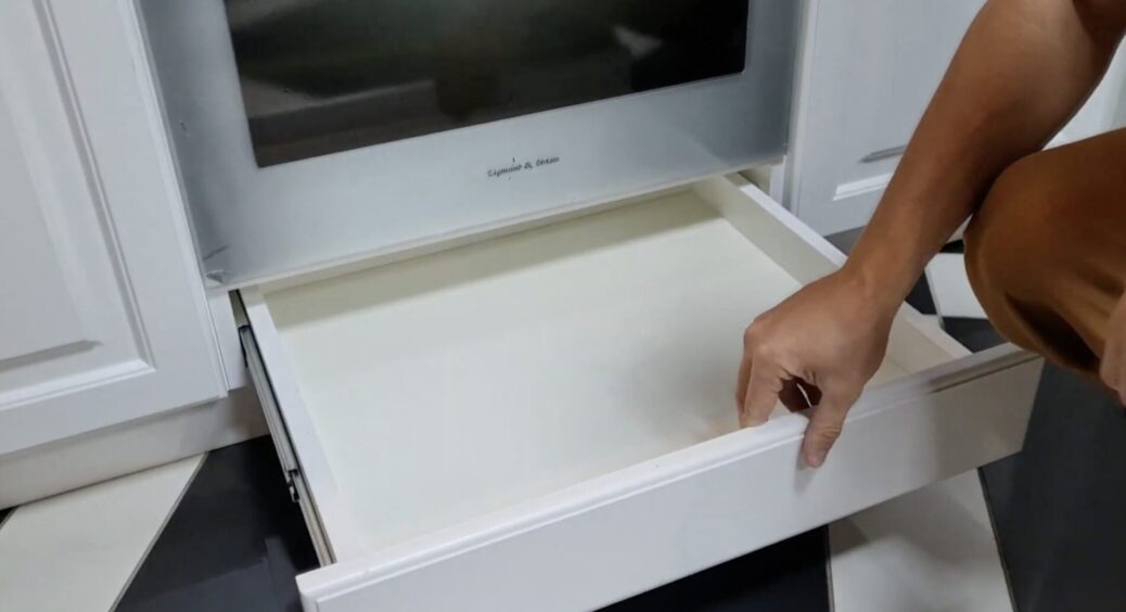 Нижній ящик під духовою шафою все життя використовувала неправильно: у нього є лише 1 функція для їжі 