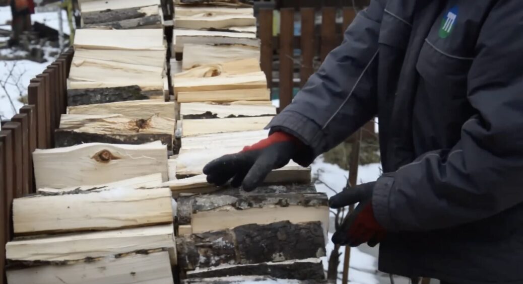 1 раз зробив і забув про проблему сирих дров: “дідівський” рецепт розпалювання простий, як три копійки 