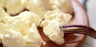 Господині поділилися смачним рецептом лінивих вареників