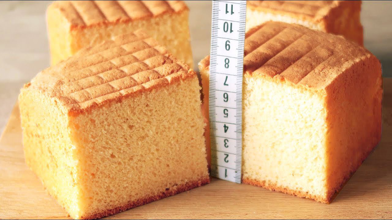 Експерти розповіли, який інгредієнт додати у тісто, аби бісквіт не осідав після випікання