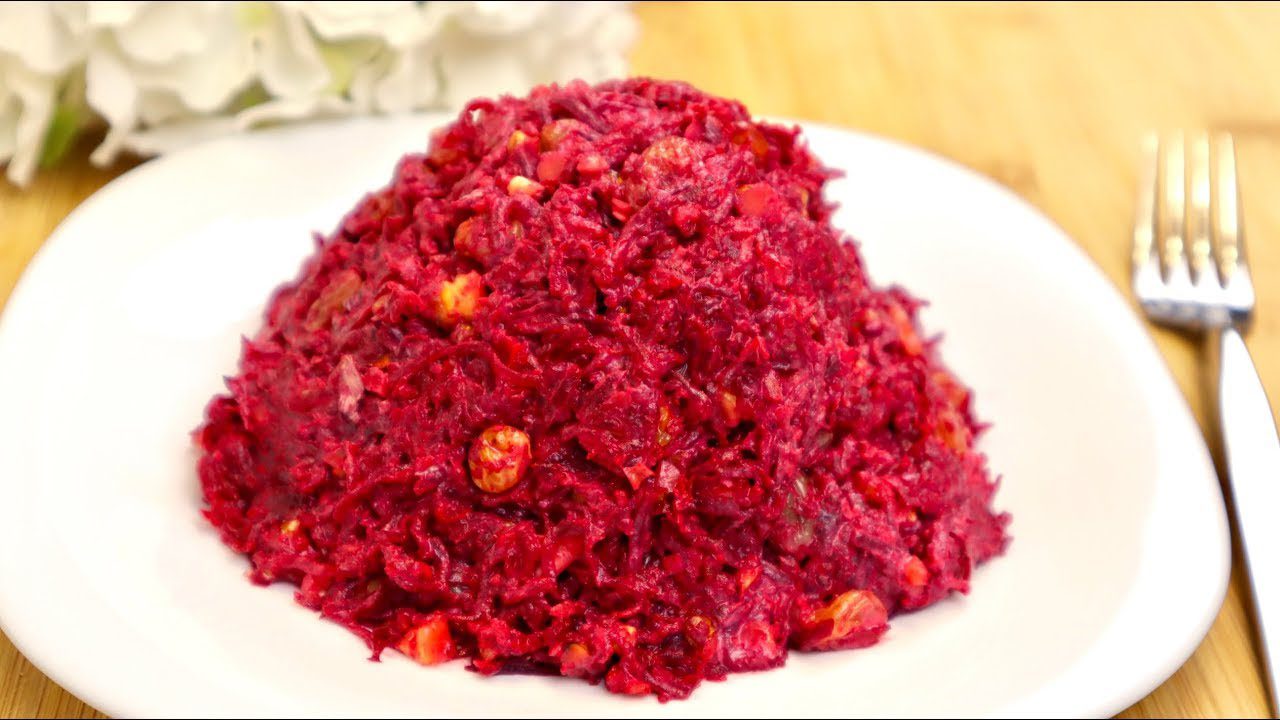 Кулінари розповіли, як швидко зварити буряк на салат, аби він був м'яким і насиченим — порада