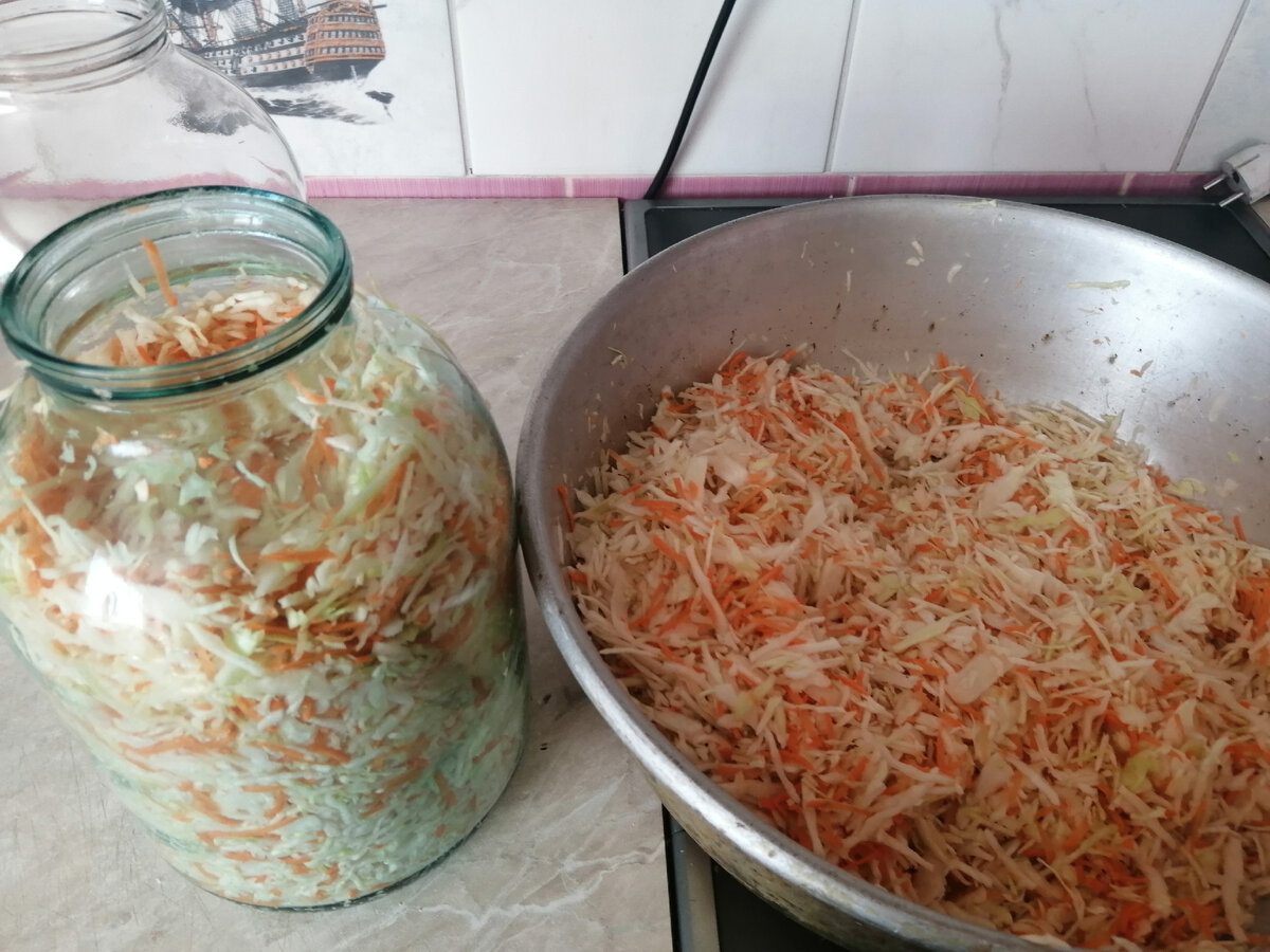 Експерти розповіли, який інгредієнт додати у квашену капусту, аби вона вийшла дуже смачна