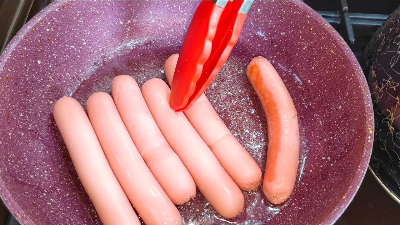 Експерти порадили, на що звертати увагу, обираючи сосиски для купівлі в магазині та супермаркеті