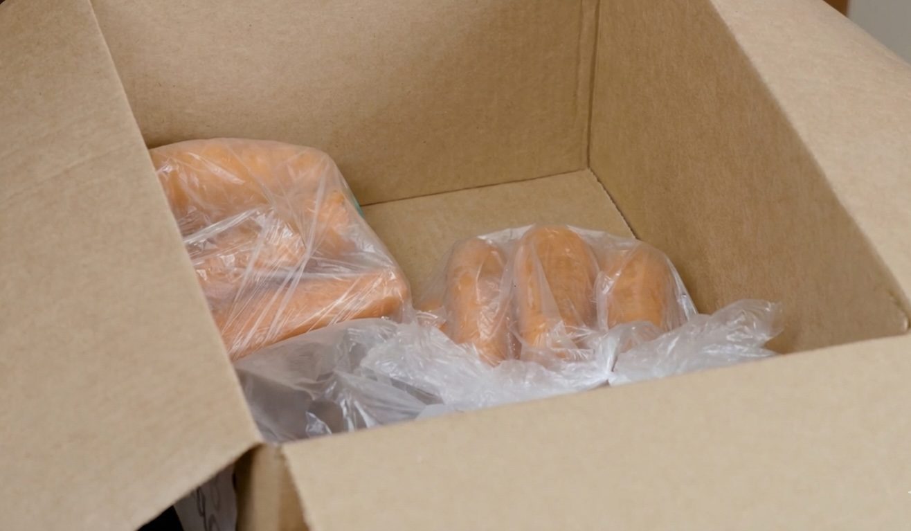 Господині розповіли, як правильно зберігати овочі на балконі взимку