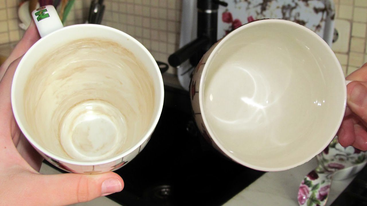 Експерти розповіли, як очистити чашки від чайного нальоту — корисні поради для господинь