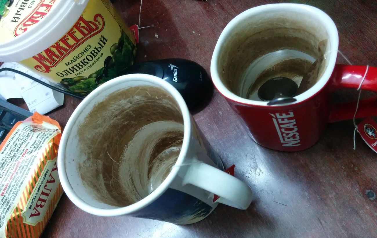 Експерти розповіли, як очистити чашки від чайного нальоту — корисні поради для господинь