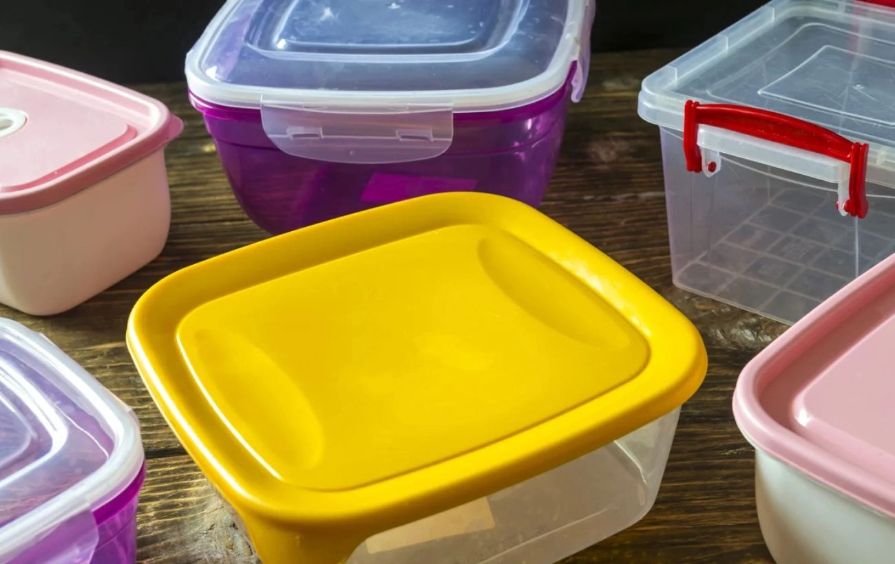Експерти розповіли, як очистити пластикові контейнери від жиру та бруду швидко і без клопоту