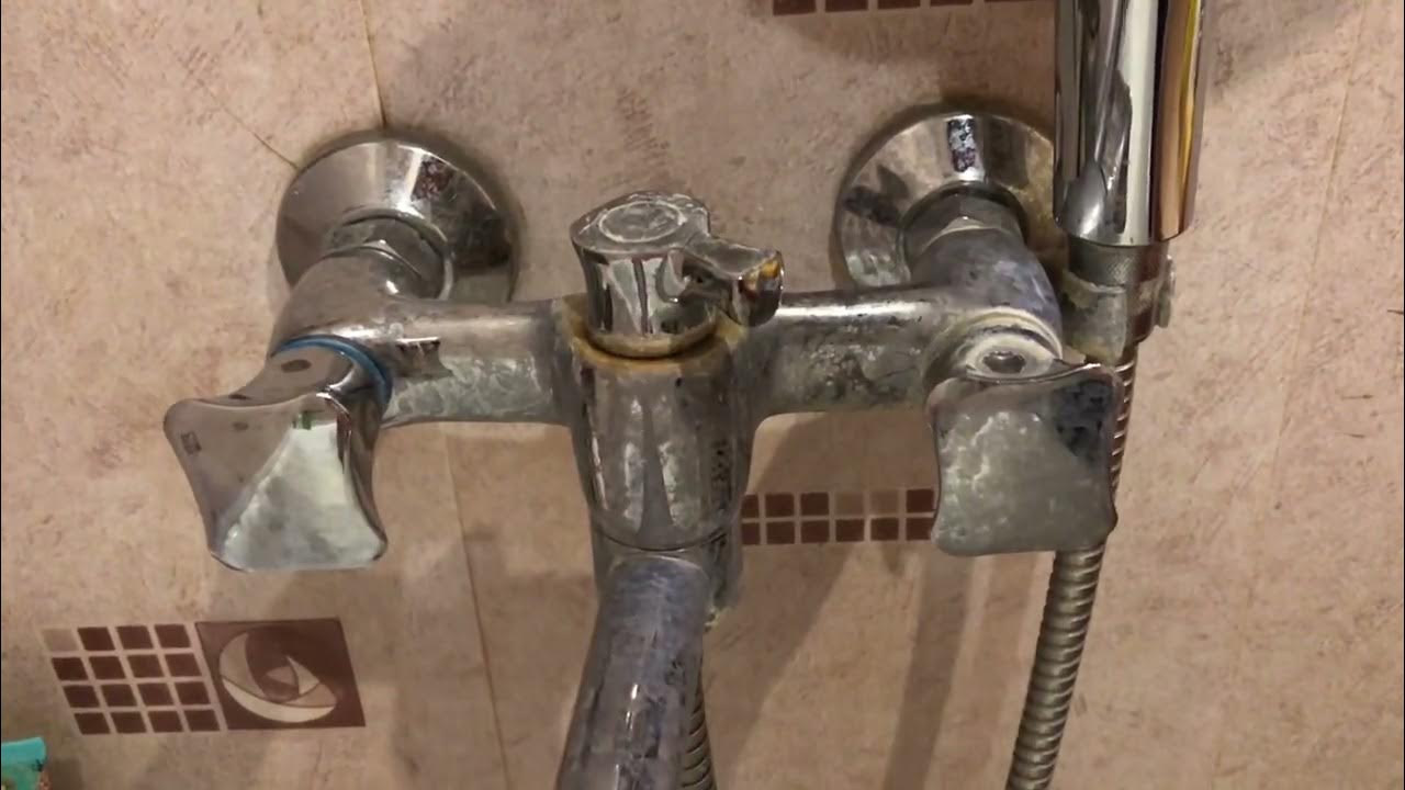 Експерти розповіли, як очистити кран на кухні від вапняного нальоту та бруду простим засобом