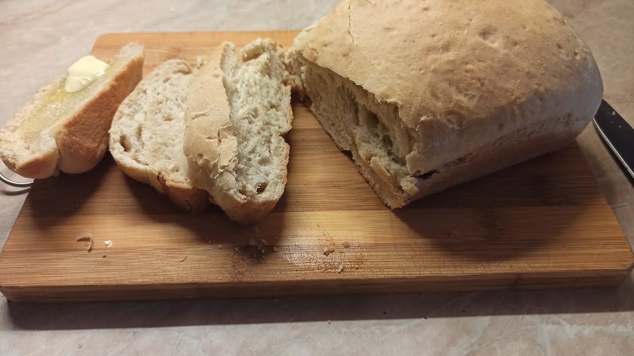 Експерти порадили простий спосіб зберігання хліба, аби він не перетворився на каміння