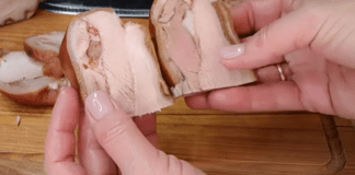 Кулінари поділились рецептом домашньої вареної рульки