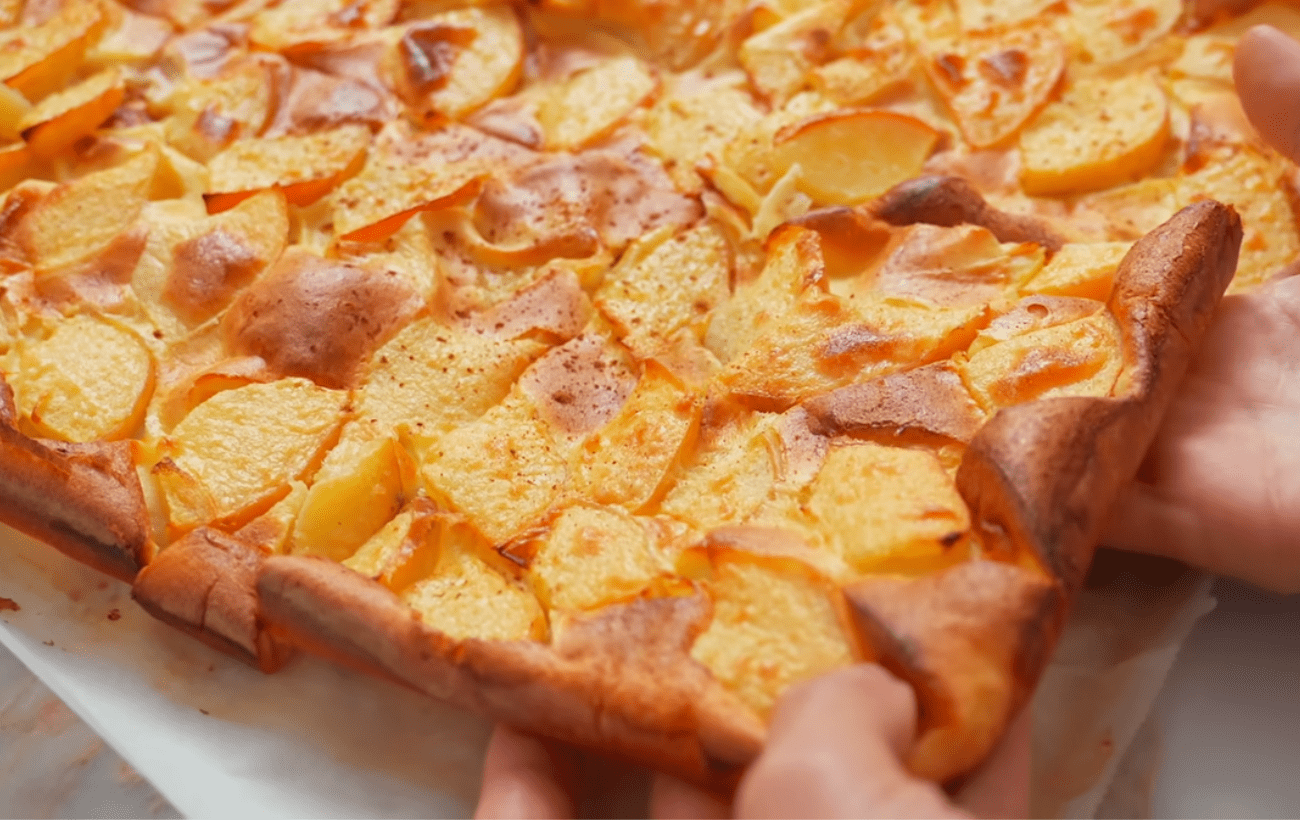 Кулінари поділилися рецептом заливного яблучного пирога